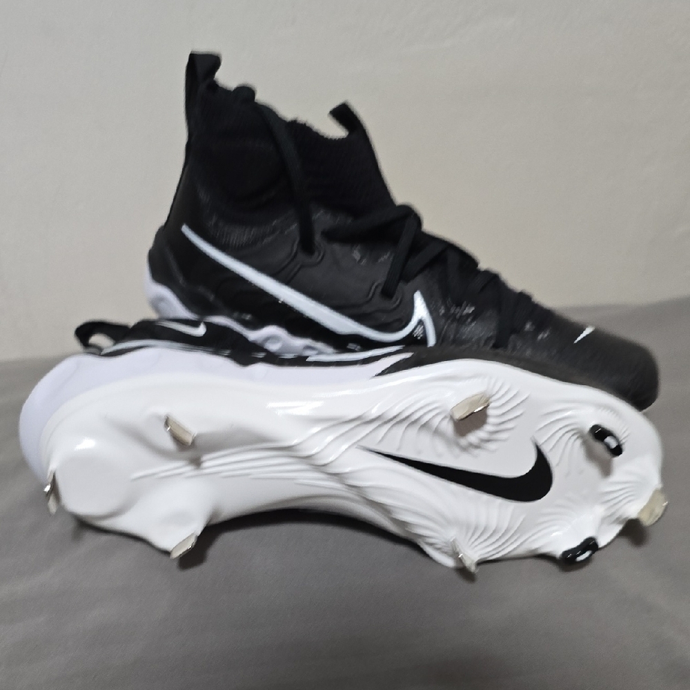 The Nike Alpha Huarache NXT can help you get up to speed in a flash. - Picture 5 of 5